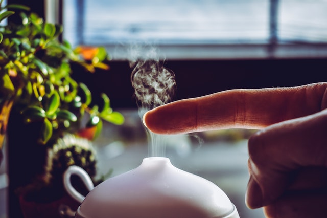Beneficios de los aceites esenciales en difusión